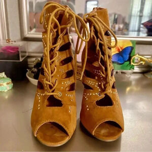 Women high‎ heel shoes